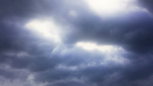 Filmación Vueltas de tiempo Nube ante la lluvia . — Vídeos de Stock