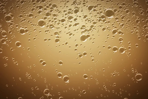 Bolhas de cerveja dourada vêm acima ilustração 3d — Fotografia de Stock