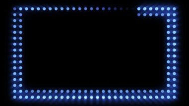 Parlak mavi ışıklar yanıp sönen sel.