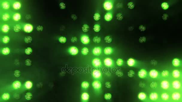 Fényes, villogó reflektorok. Zöld. Set világítás bekapcsolása és kikapcsolása. — Stock videók