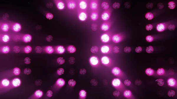 Die Wand aus Glühbirnen leuchtet violett. Vorgeschichte — Stockfoto