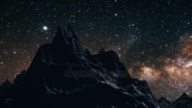 Yıldız Samanyolu gecenin dağlar zaman atlamalı yukarıda. Nasa tarafından döşenmiş bu görüntü unsurları