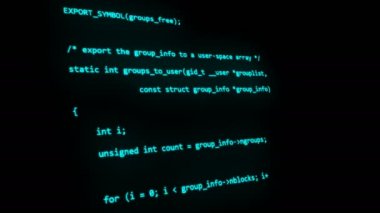 Bilgisayar ekranında çalışan C programlama kod