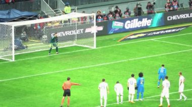 Moskova, Rusya - 23 Mart: Rusya'nın milli takım ve Brezilya, Filipe Cautinho ve bir gol performansında bir ceza arasında bir dostu futbol maçı