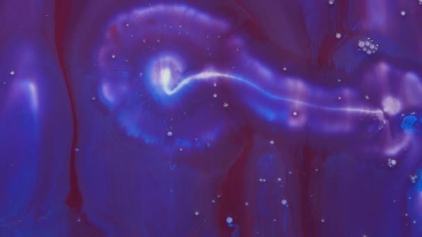 Nuvens espaciais nebulosa textura fundo da galáxia cósmica. Dinâmica de fluidos feita de tinta e tinta em macro — Vídeo de Stock