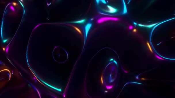 Абстрактний 3d рендеринговий голографічний фон поверхні олії, хвиляста поверхня фольги, хвиля та брижі, ультрафіолетове сучасне світло, неонове синьо-рожеве кольори спектру. Безшовна петля 4k анімація — стокове відео