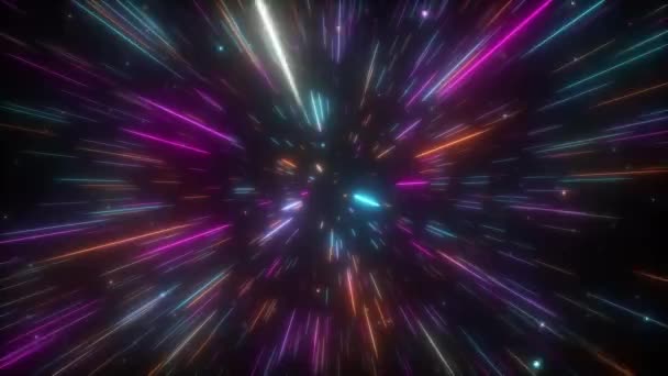 Kosmische hyperruimte achtergrond. Lichtsnelheid, neon gloeiende abstracte stralen en bewegende sterren. Bewegend door sterren. Naadloze lus 4k animatie — Stockvideo