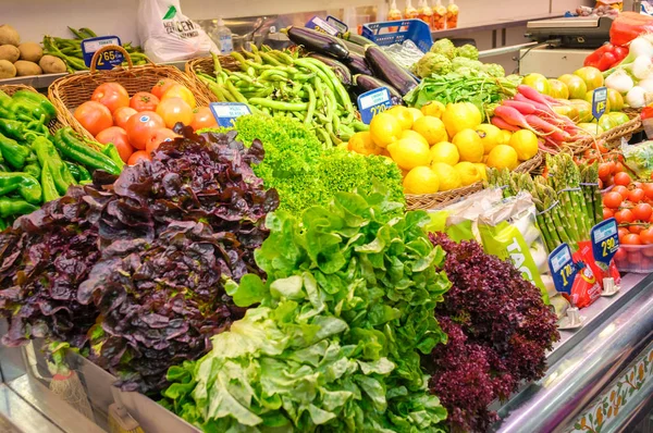 Zelenina na centrálním trhu Valencia, Španělsko — Stock fotografie