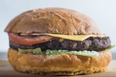 Bir burger tedarik gemide işçiliği