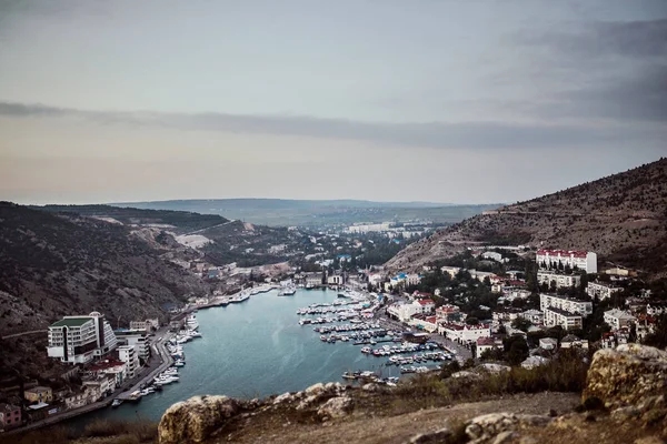 Vista para a cidade de Balaklava, na Crimeia — Fotografia de Stock