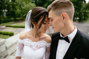 Düğün. Gelin ve Damat Düğün günü bir romantik anları sahip.