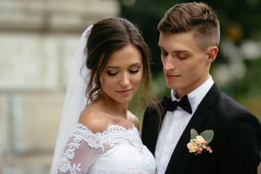 Düğün. Güzel gelin ve Damat Düğün günü romantik anları zevk.