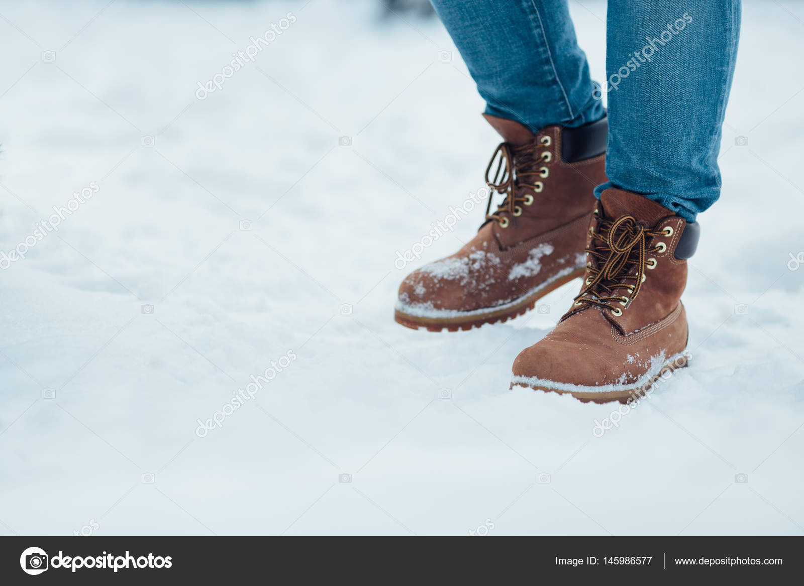 обувь для гололеда. тренды обуви цум зима. модные зимние сапоги 2022. обувь на сильные морозы. ботинки на тающем снегу.