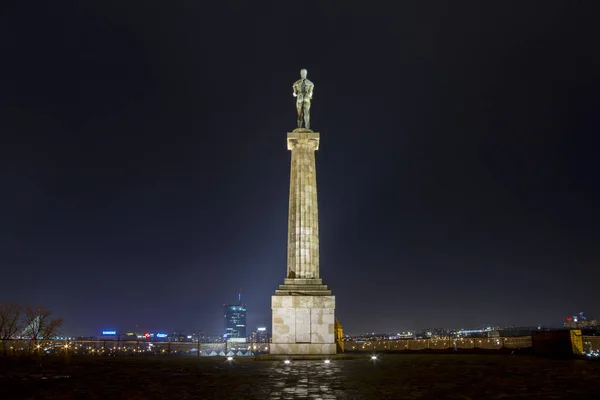 Pbednkin (Victor) standbeeld op Kalemegdan Fort in Belgrado, Servië — Stockfoto