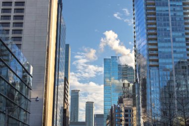 Yeni inşa edilen gökdelenler Downtown Toronto, Ontario, Kanada