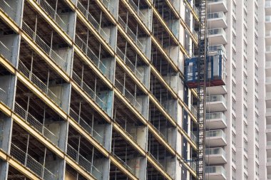 Asansör Toronto, Ontario, Kanada'da bir gökdelen inşaat sitesinde