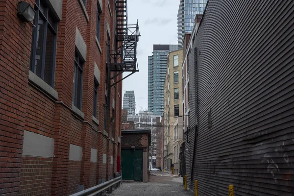 Imagen Una Calle Ruinas Con Horizonte Rascacielos Toronto Fondo —  Fotos de Stock