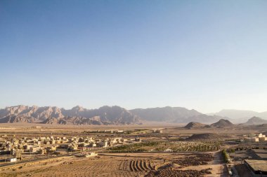 İranlı endüstriyel stratejinin bir parçası olarak, İran 'ın Yazd kentindeki bir yerleşim bölgesinin inşaat halindeki havadan görüntüsü,