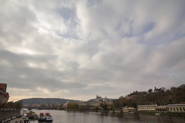 Prága Óvárosának Panorámája Prágai Váron Prazsky Hrad Moldva Folyótól Nézve — Stock Fotó