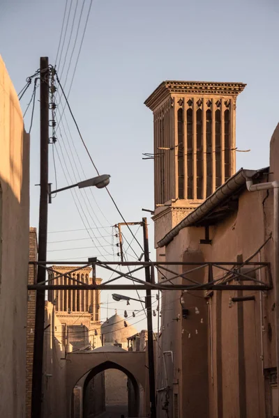 Tipik Bir Windtower Yazd Ran Sokaklarında Çekilen Kilden Yapılmış Elektrik — Stok fotoğraf
