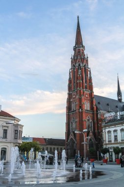 Osijek, Hırvatistan - 4 Haziran 2016: Osijek Katolik Katedrali, St. Peter & Paul Kilisesi, ana meydanda görülen Osjecka konkatedrala svetog petra i pavla, Ante Starceviç