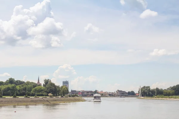 Panorama Horizonte Osijek Desde Río Drava Con Rascacielos Catedral Ciudad — Foto de Stock