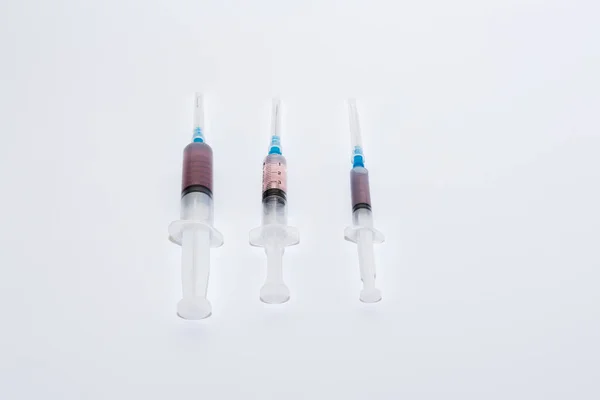 Beschermende Medische Injectiespuiten Witte Achtergrond — Stockfoto