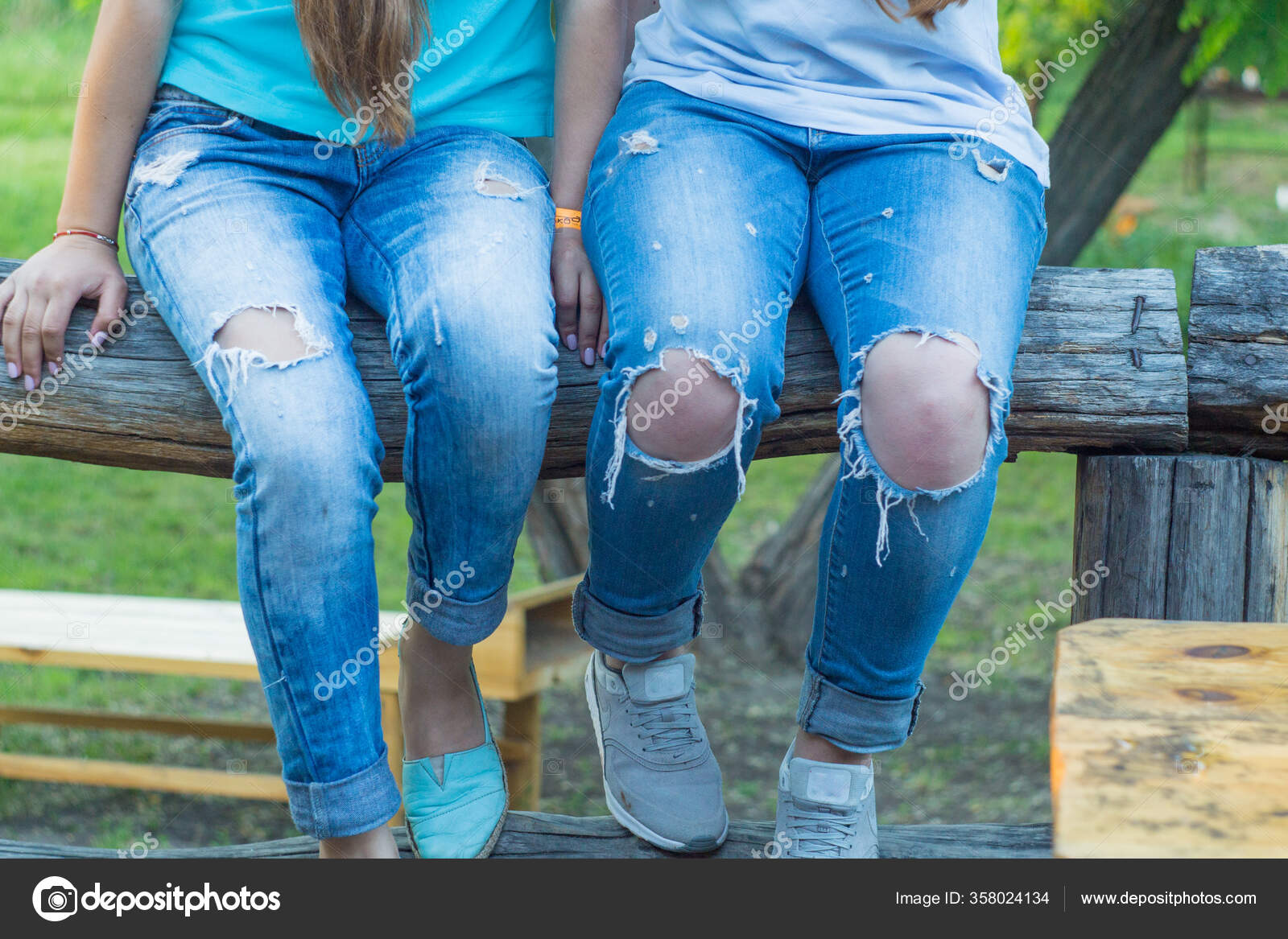 Stockfoto's van Jeans met rechtenvrije afbeeldingen van Jeans gaten | Depositphotos