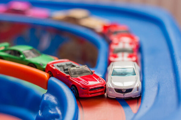 Многие модели игрушечных автомобилей аварии на дороге. Пробки. Глупость
.
