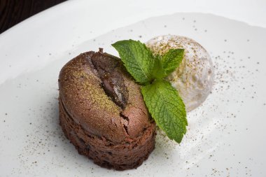 Dondurmalı çikolatalı pasta.