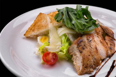 Croutons tavuk fileto