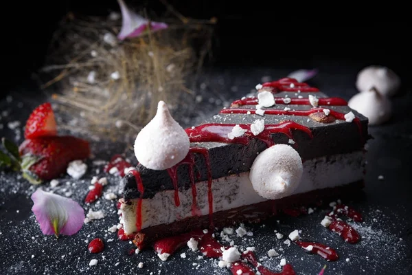 Шоколадний торт з суфле — стокове фото