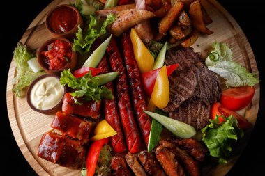 çeşitli et ve sosis