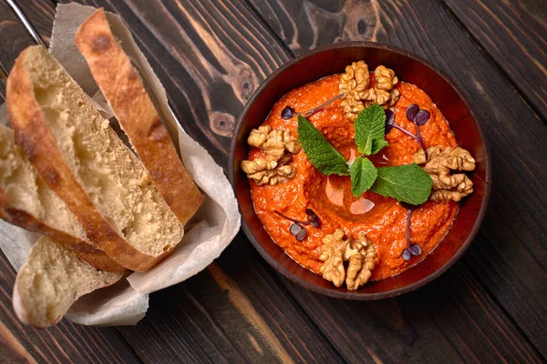 Muhammara, doğu atıştırmalığı.