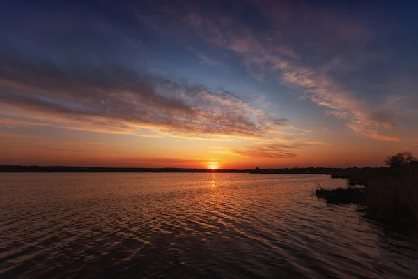 Beautiful Sunset Lake Clouds Reflections Water — Stock Photo, Image