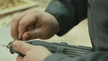Atılgan erkek el üretmek Bileme ve köşeleri ağaç ürünleri kullanarak el ile makine sıyırma için yuvarlama.