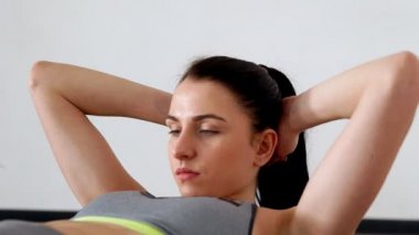 iki kadın portre egzersizi arka bacak yükseltir mekik işi yalan. Pilates tren