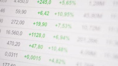 Bitcoin para birimi, yatırım, e-ticaret, finans konsepti gibi çevrimiçi düşüş eğilimi grafiği.