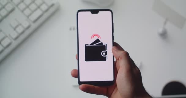 Online betaling vanaf smartphone. Online winkelen. Mobiel winkelen. Online betaling met credit card animatie op het scherm mobiele telefoon — Stockvideo