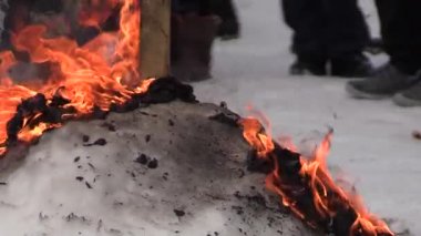 Shrovetide geleneksel Rus tatil. Bir büst yanan. Pagan izm.