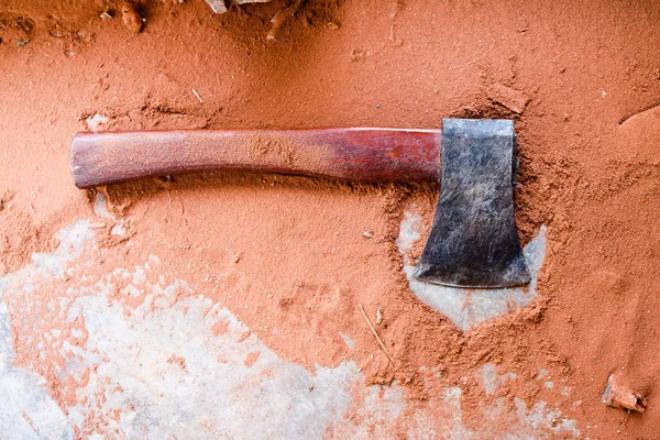 El hacha en el aserrín . — Foto de Stock