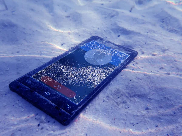 Deniz su altında cep telefonları.