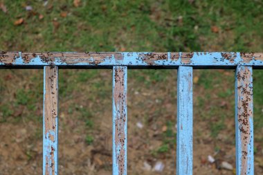 Termitler balkonda çürüyor