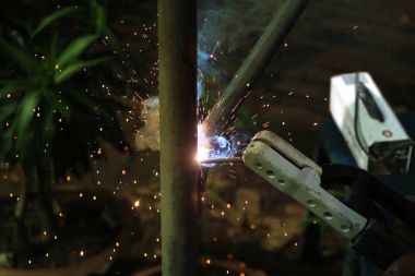 Elektrikli kaynak taşınabilir Makinası.