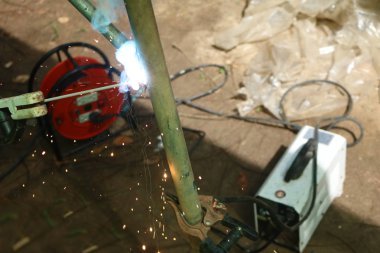 Elektrikli kaynak taşınabilir Makinası.