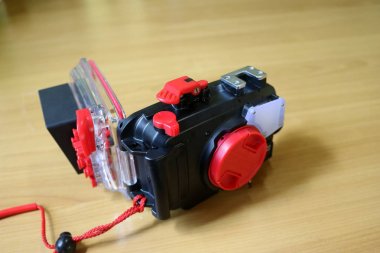 Kompakt dijital fotoğraf makinesi için konut. 