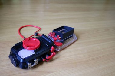 Kompakt dijital fotoğraf makinesi için konut. 