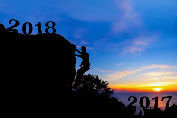 New year 2018 met fotograaf Berg klimmen — Stockfoto