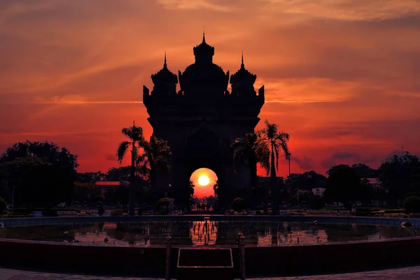 Патаксай Вьентьяне Лаосе Ворота Победы Фоне Заката — стоковое фото