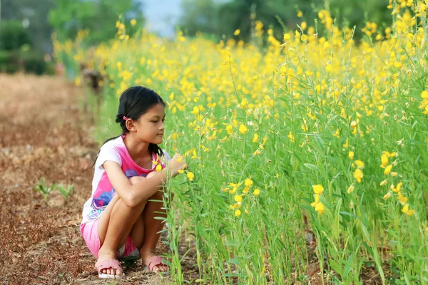 Asian School Children Girls Cheerful Flower Beds Gardens Thailand — Stock Photo, Image